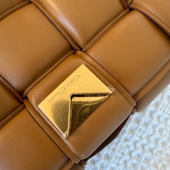 Bottega Veneta Chain Cassette bag in Caramel - Picture 11 of 11